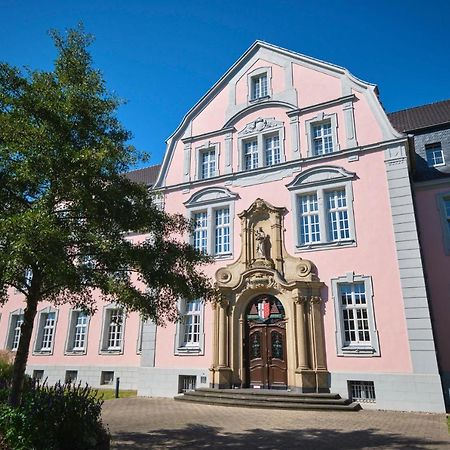 Historisches Deluxe Apartment Im Marianum Neuss Exteriör bild